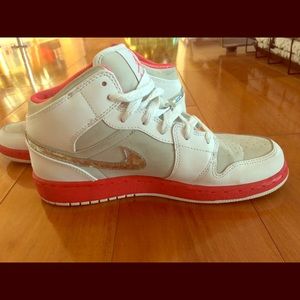 Nike Air Jordan Retro 1 Mid hot Pink